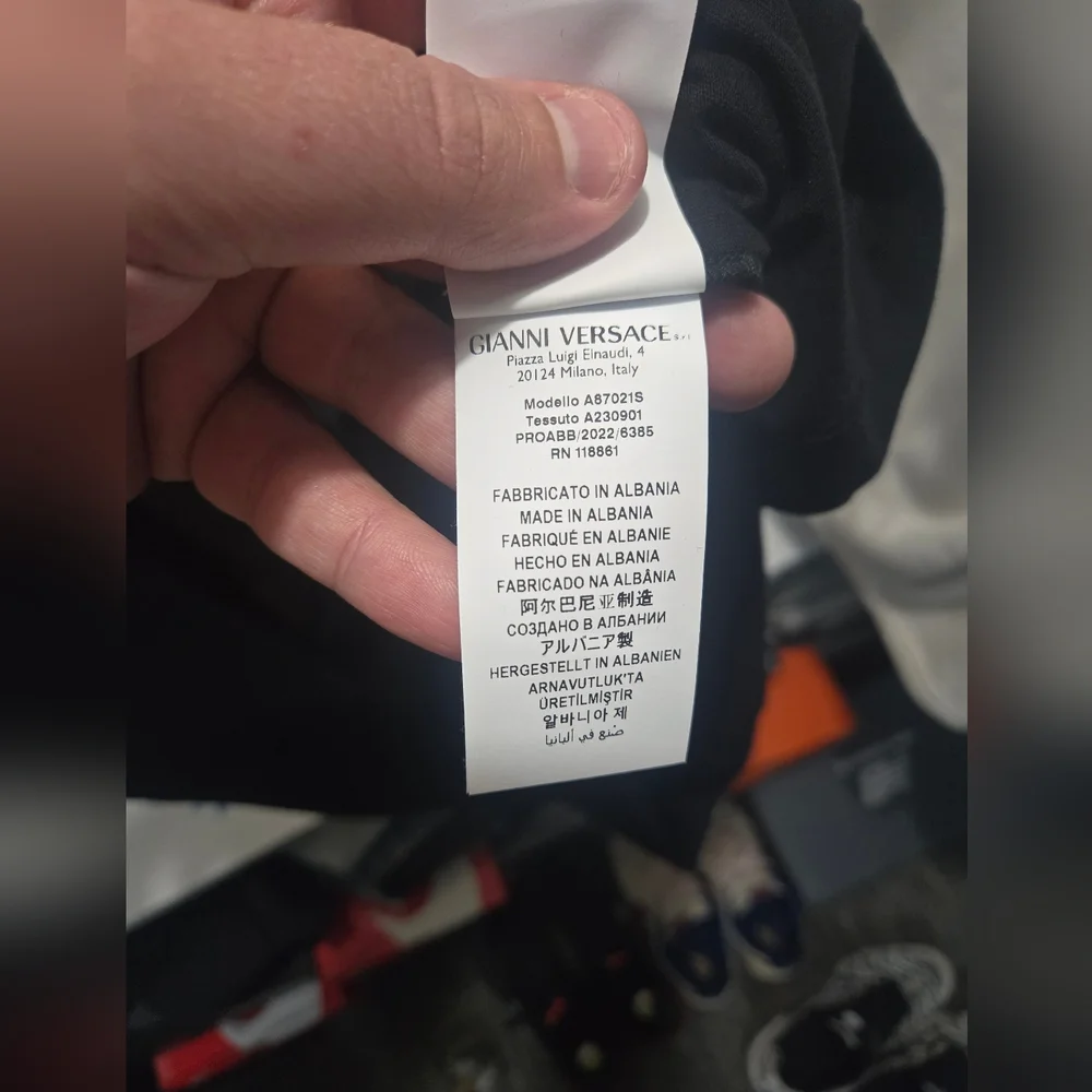 Versace Black T-Shirt - Picture 5 of 6